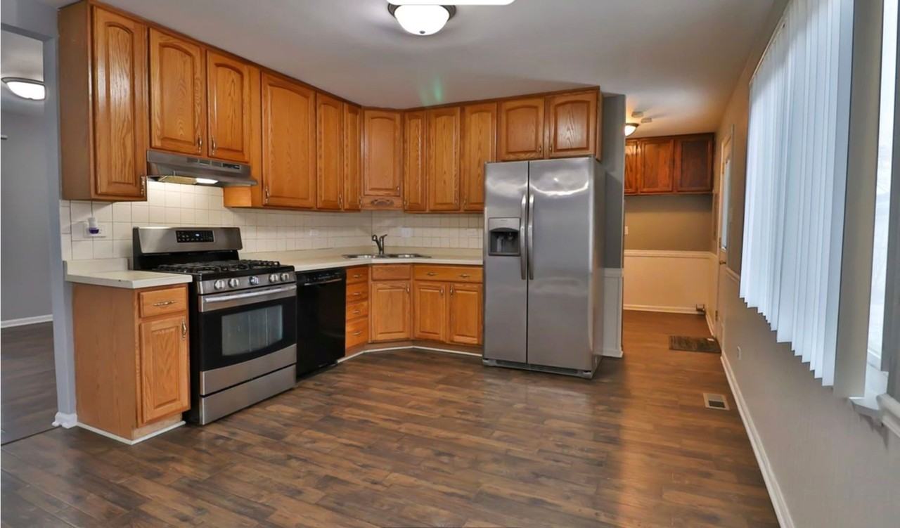 2925 224th St - Photo 5 of 17