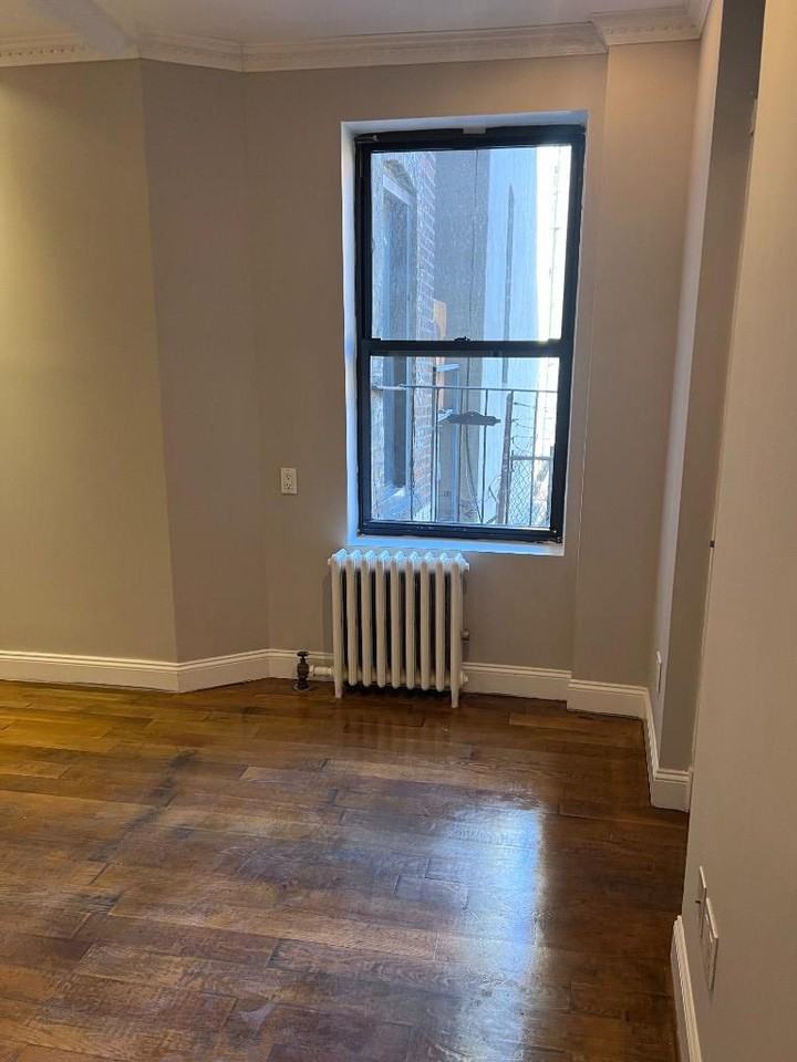 Mott St #9 - Photo 6 of 7