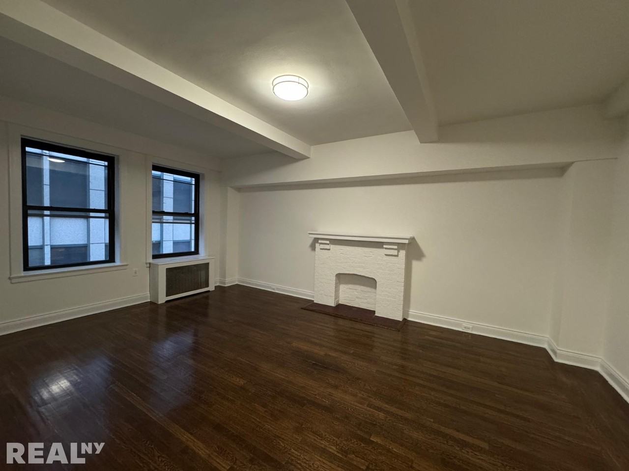 W 55th St #12E - Photo 3 of 7