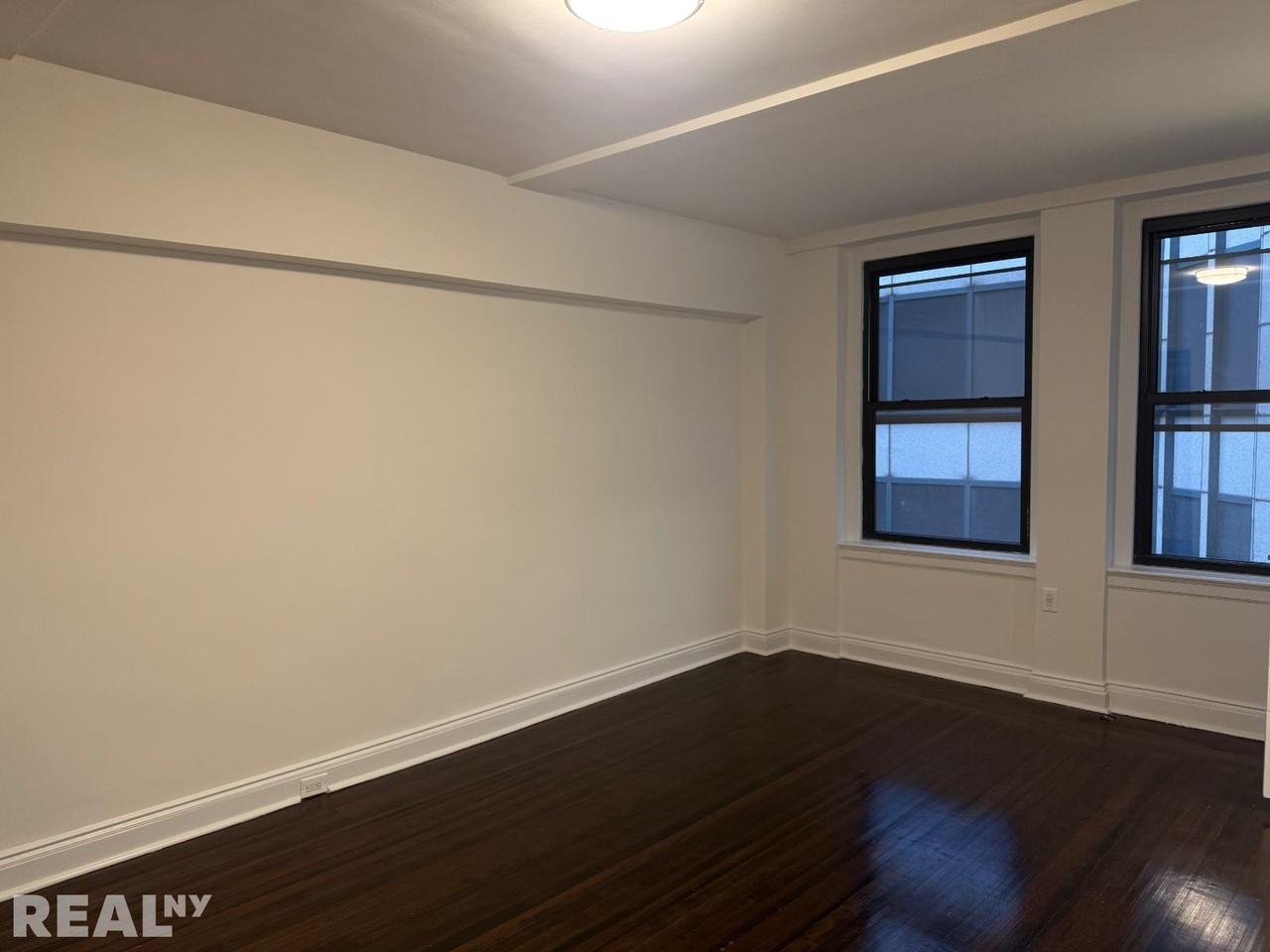 W 55th St #12E - Photo 4 of 7