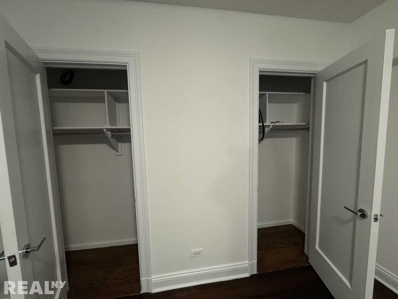 W 55th St #12E - Photo 5 of 7