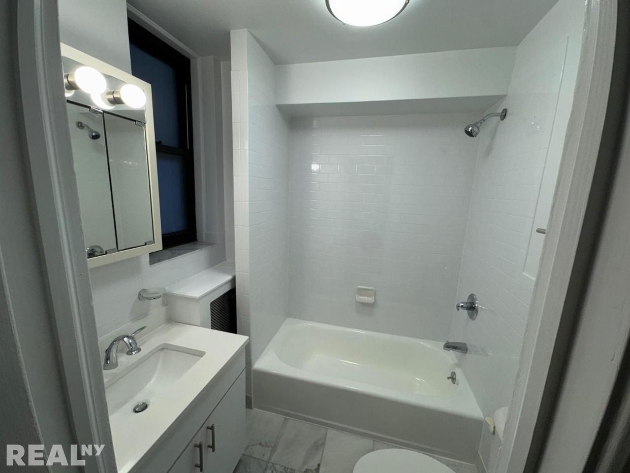 W 55th St #12E - Photo 6 of 7