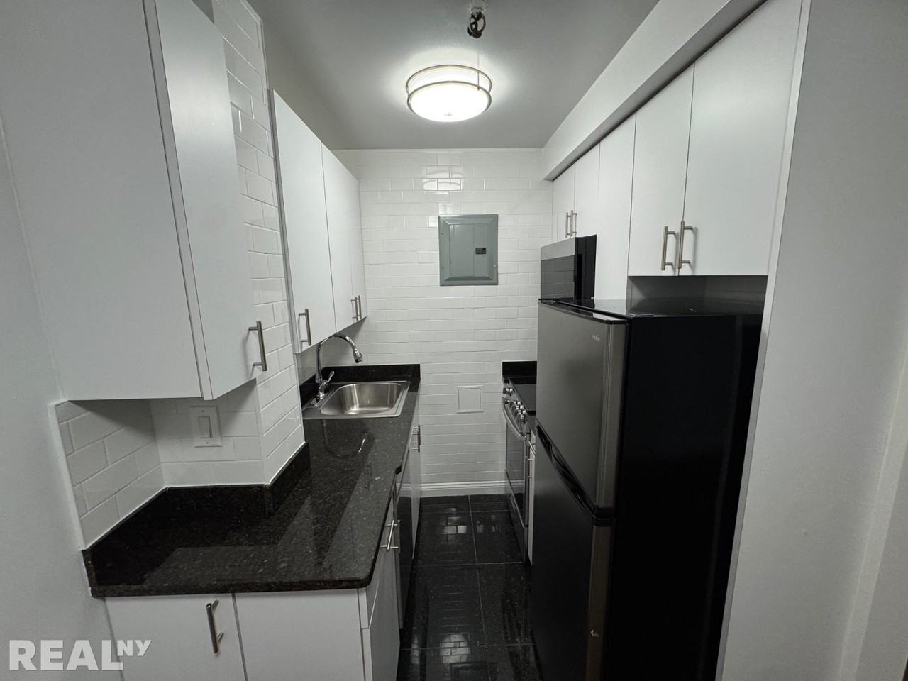 W 55th St #12E - Photo 7 of 7