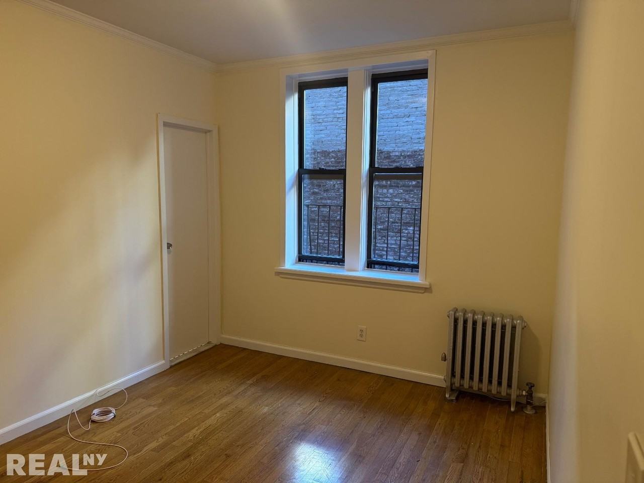 W 45th St #3D - Photo 3 of 9