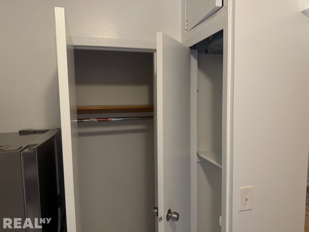 W 45th St #3D - Photo 7 of 9