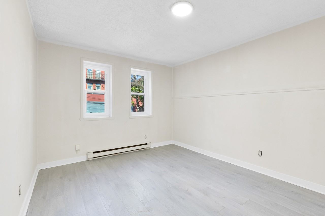 2365 Avenue de Clifton #1 - Photo 6 of 11