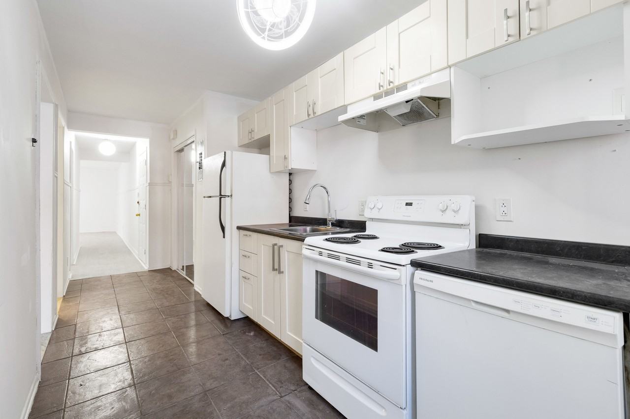 2365 Avenue de Clifton #1 - Photo 2 of 11