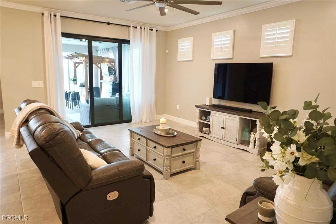 3425 Hampton Blvd - Photo 7 of 38