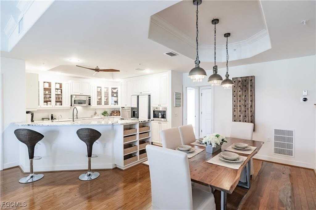 572 11th Ave S Unit 2 #2 - Photo 3 of 28