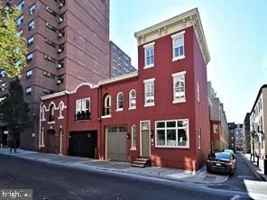 featured image of 2110 Sansom St ## 12