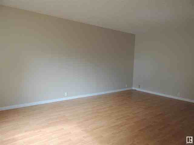 2131 Oak Street - Photo 3 of 50