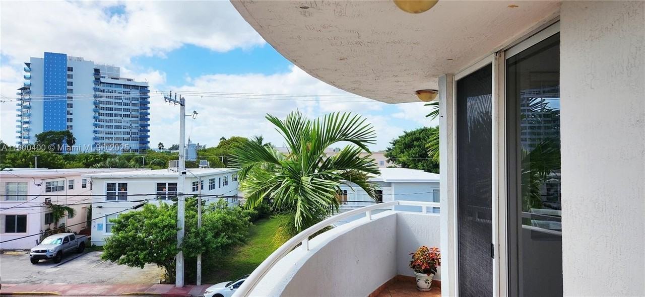 7601 Dickens Avenue #303 - Photo 7 of 49