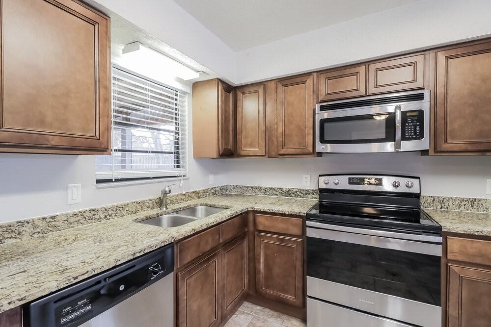 4717 Seattle Street - Photo 7 of 16