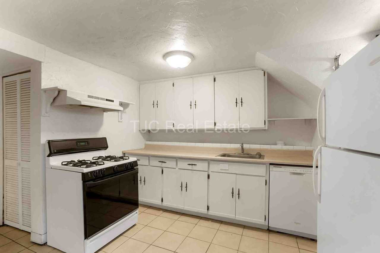 1453 Race Street - SM - Photo 5 of 38