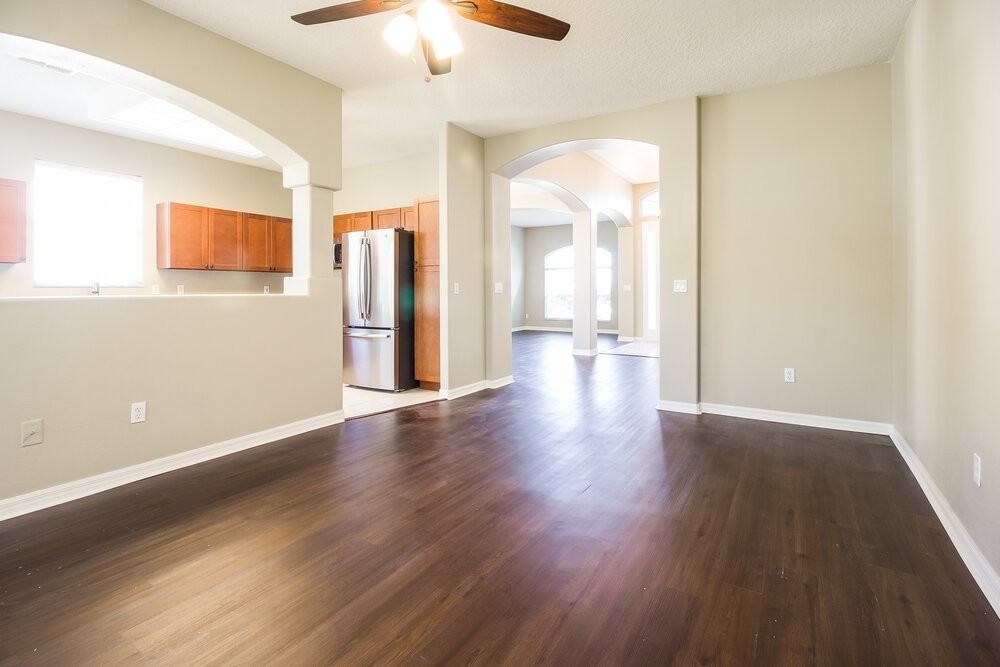 1645 The Oaks Blvd - Photo 4 of 15