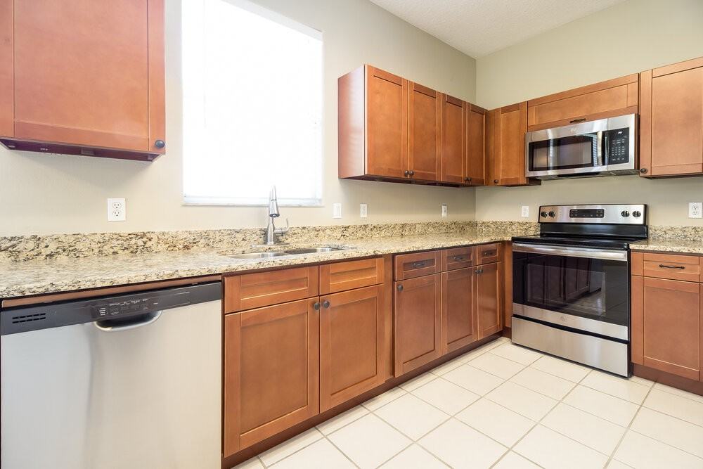 1645 The Oaks Blvd - Photo 6 of 15