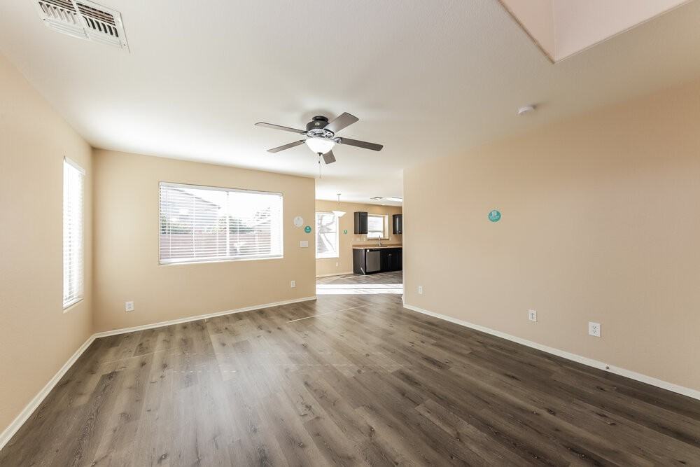 12623 W Windsor Blvd - Photo 4 of 17