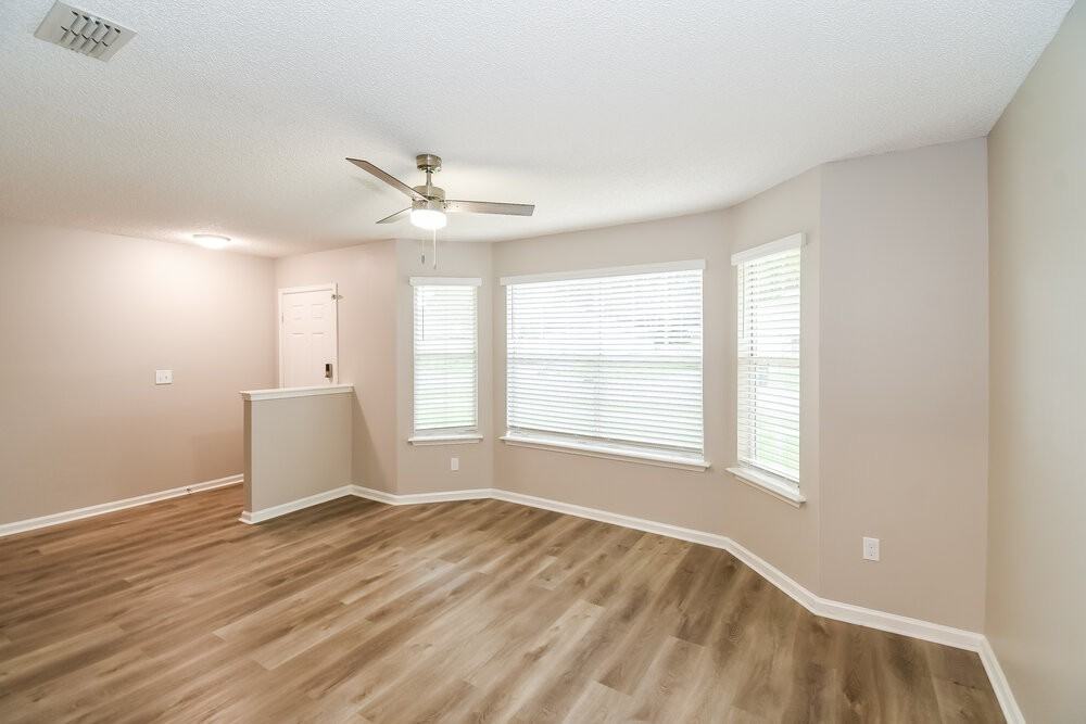 8359 Three Creeks Blvd - Photo 5 of 16