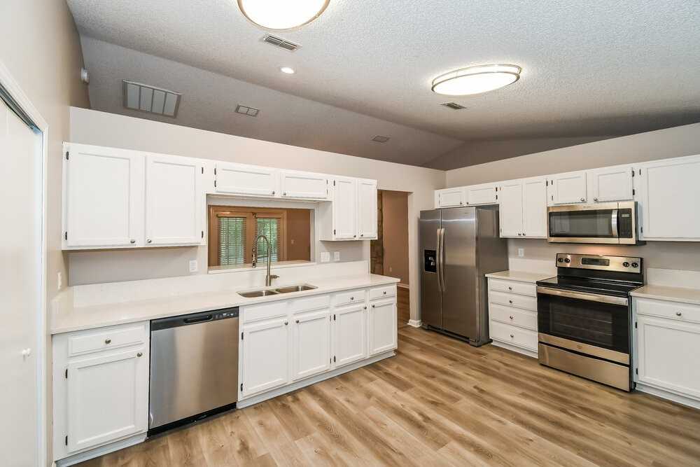 8359 Three Creeks Blvd - Photo 6 of 16