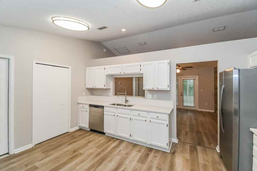 8359 Three Creeks Blvd - Photo 7 of 16