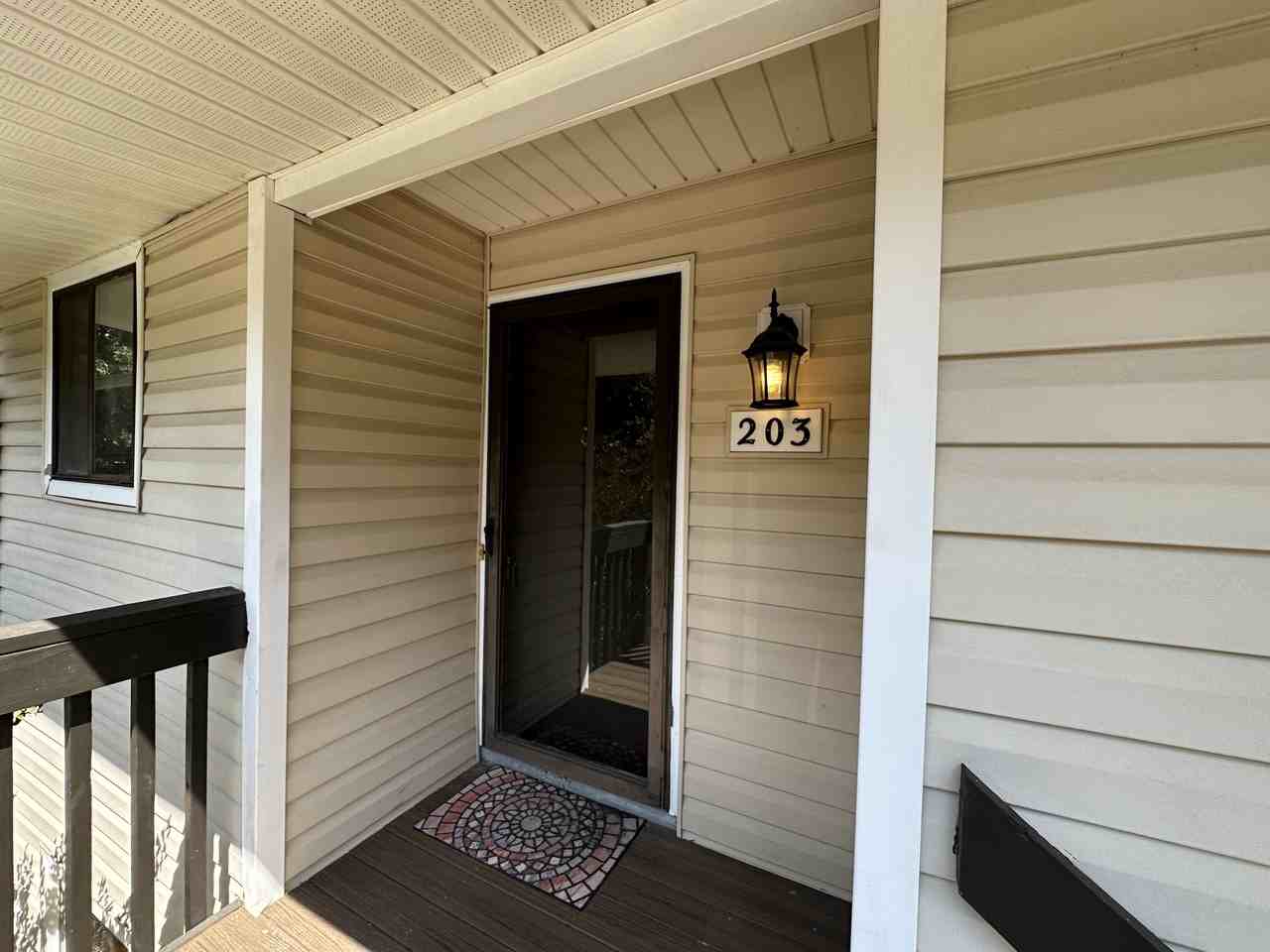 203 Driftwood Ln - Photo 2 of 24