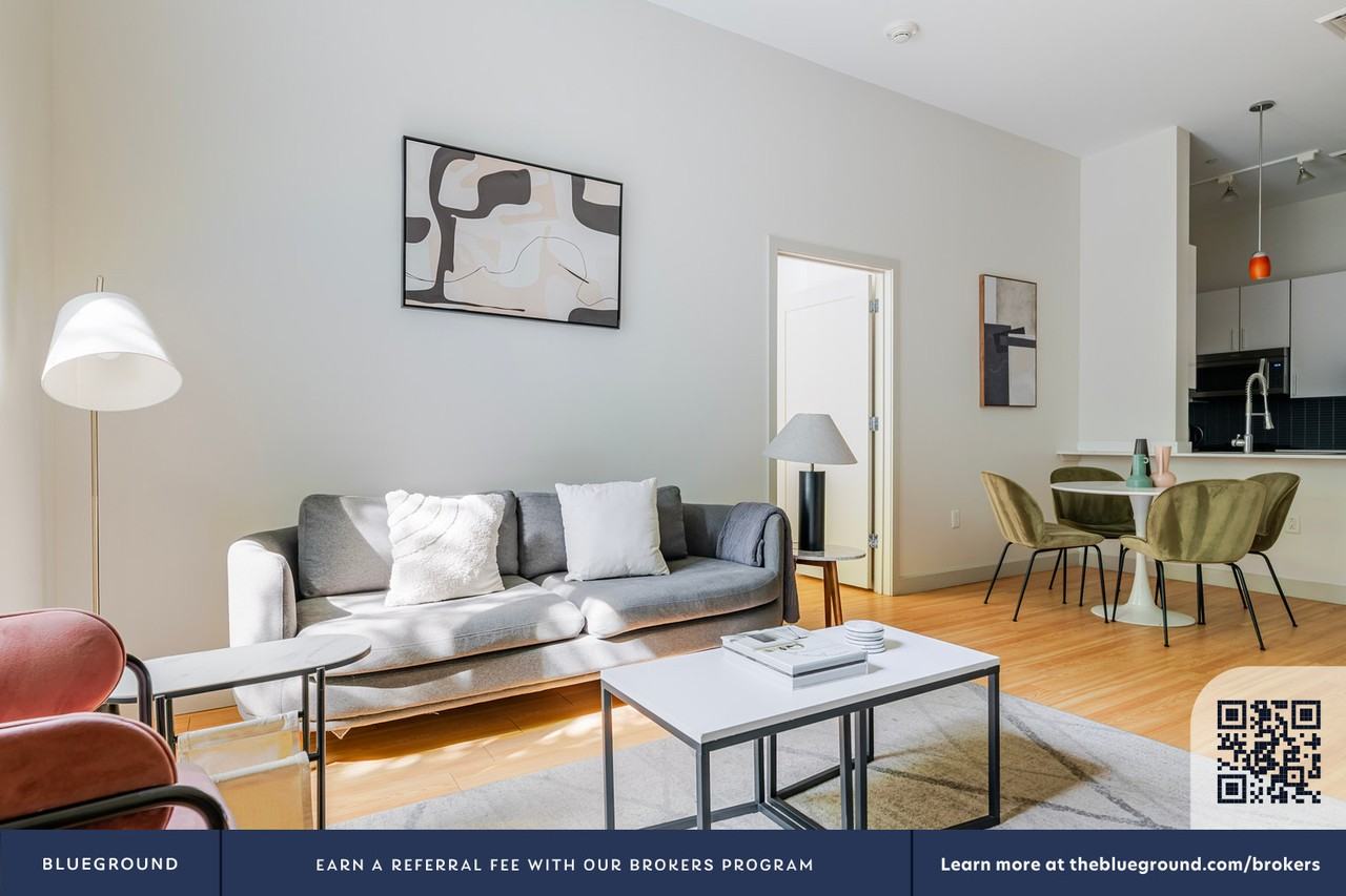 320 D Street - Photo 5 of 43