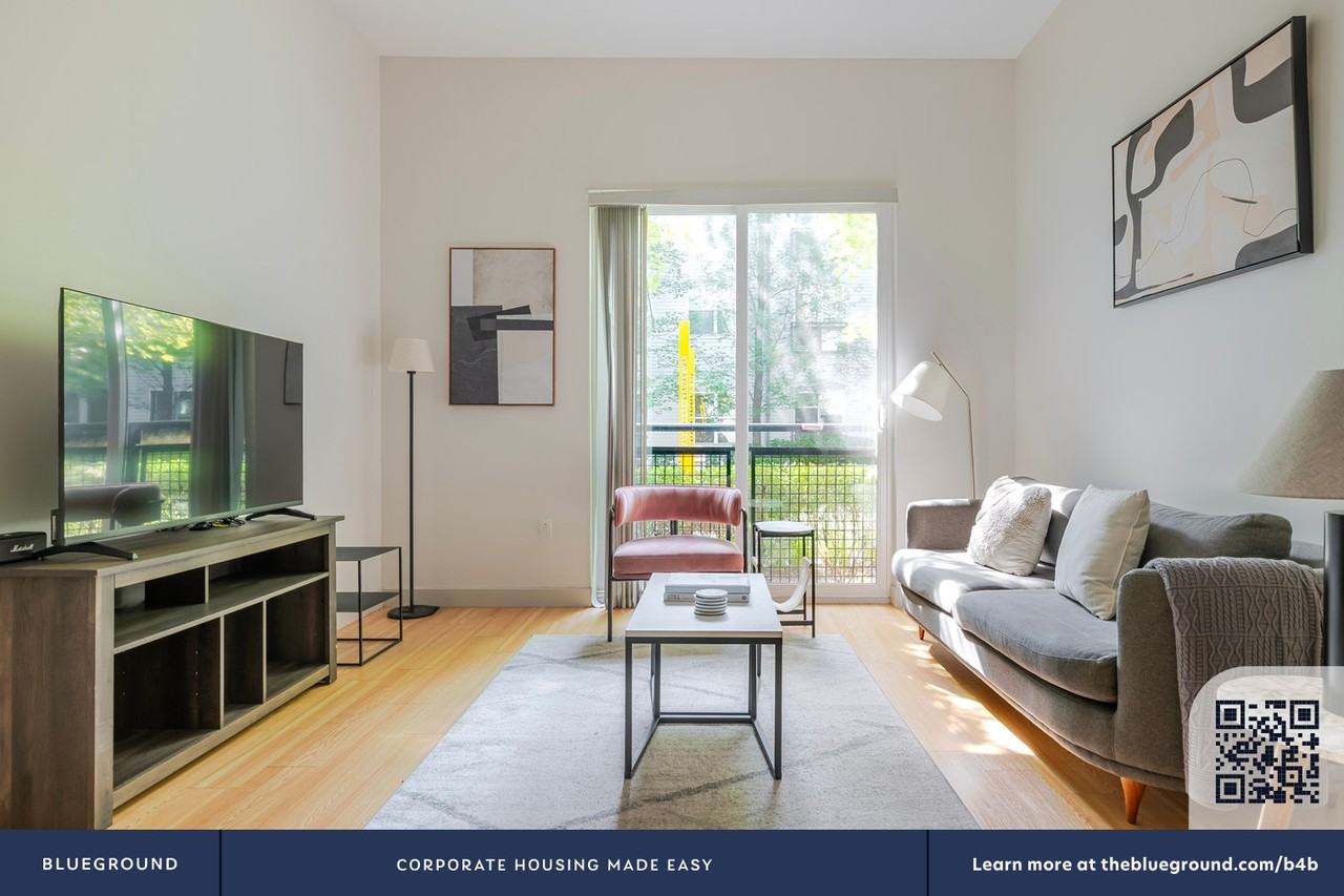 320 D Street - Photo 6 of 43