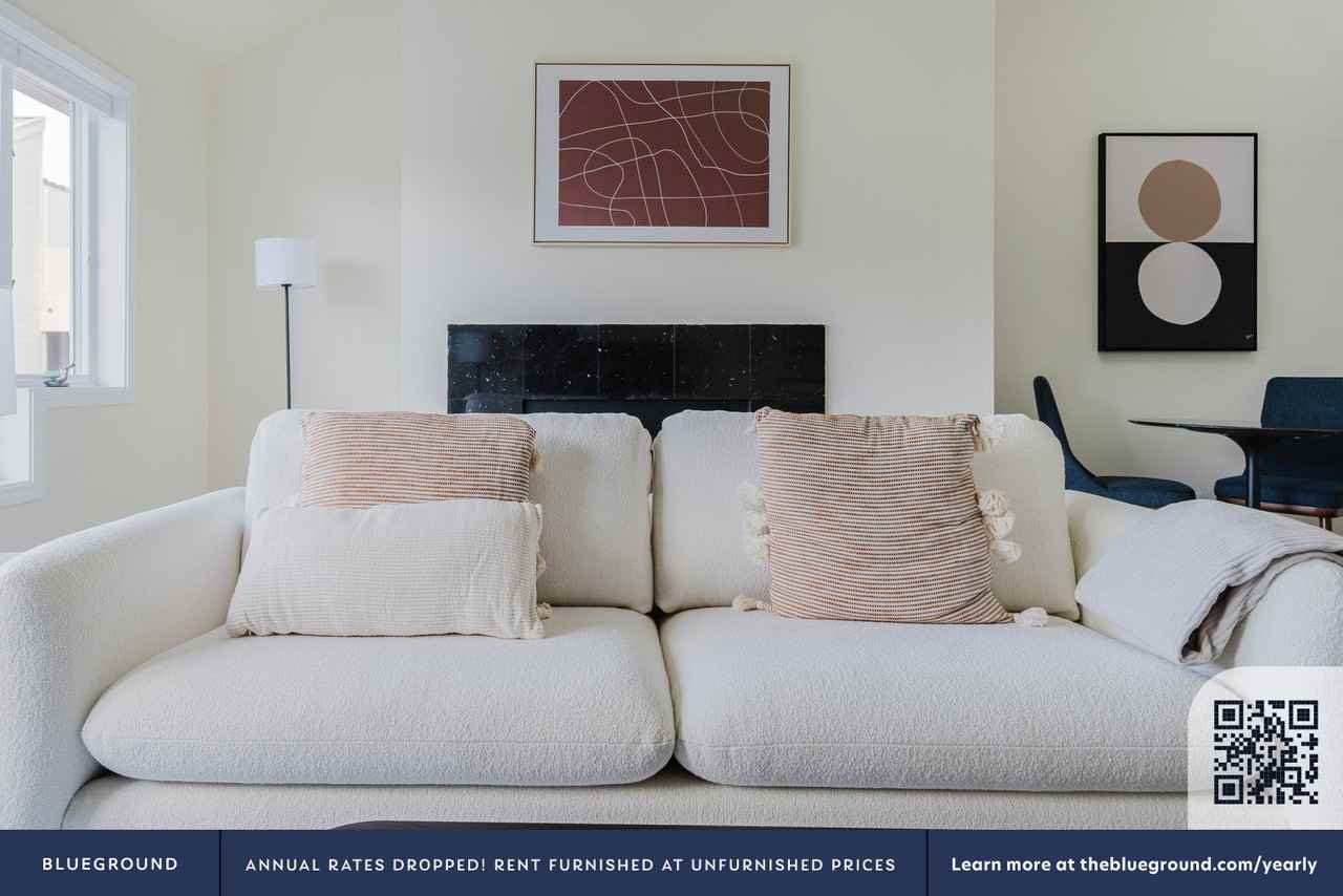 345 Sheridan Avenue - Photo 4 of 38