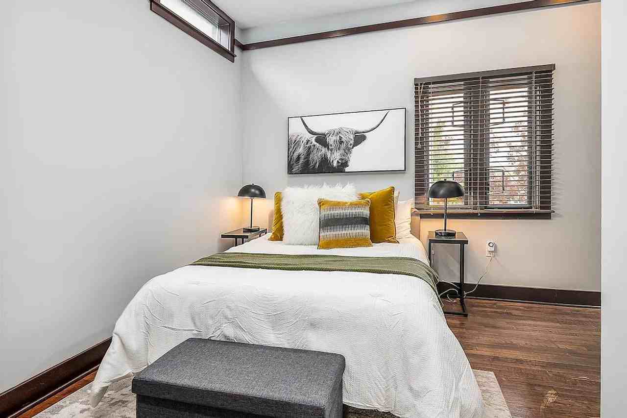 1208 E Thomas St #1324809P - Photo 2 of 24