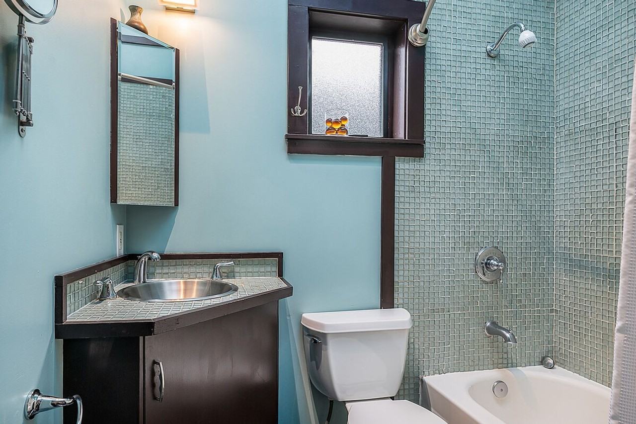 1208 E Thomas St #1324809P - Photo 7 of 24