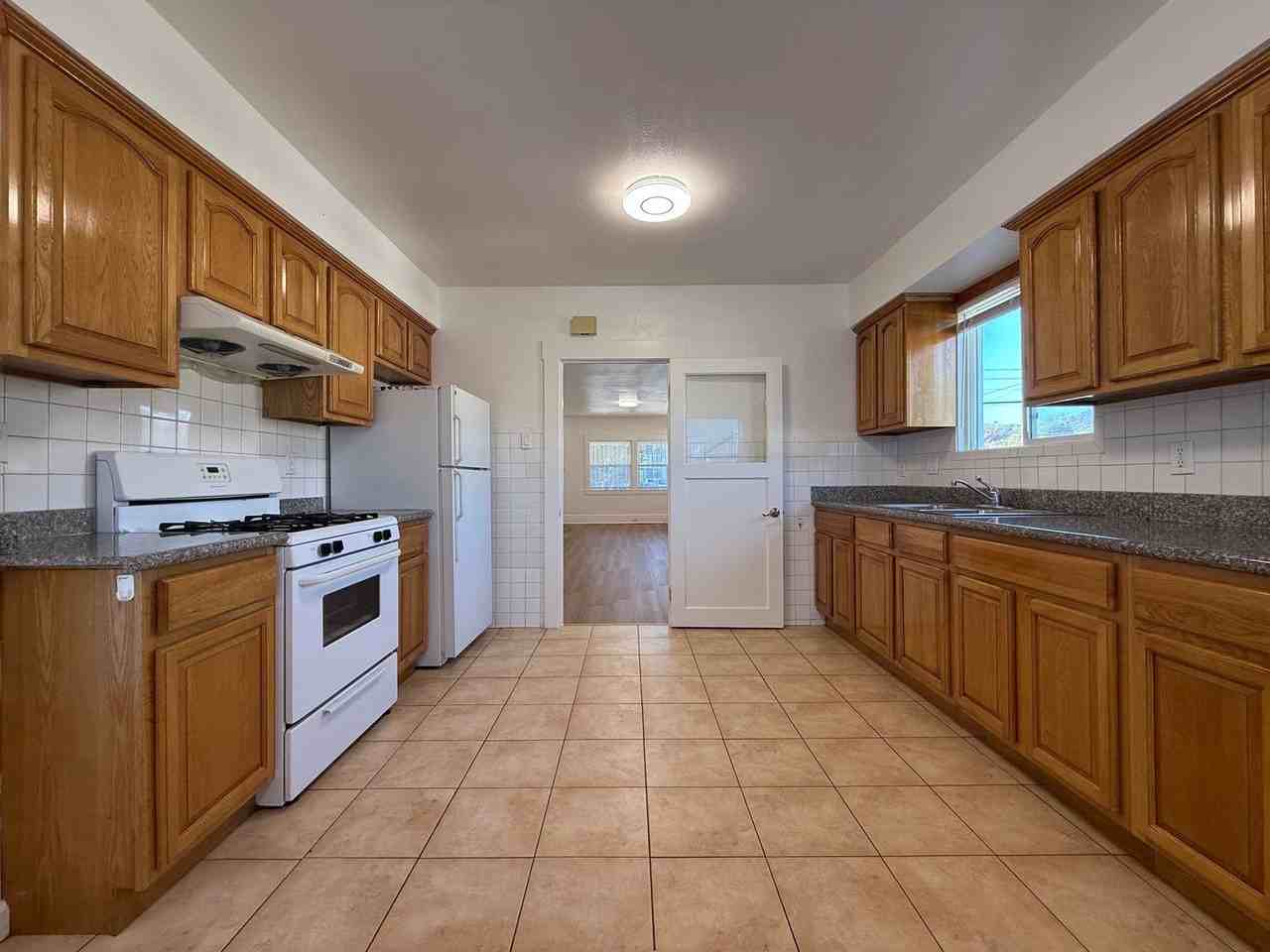 3670 39th Ave - Photo 6 of 12