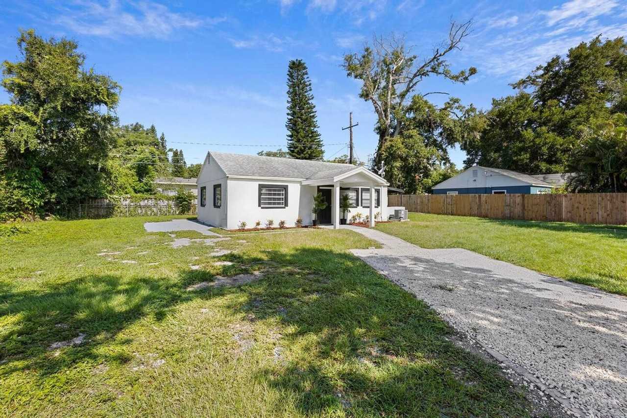 3100 Page Ave #1094216P - Photo 2 of 11