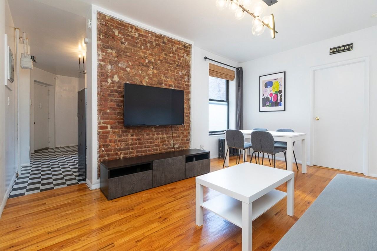 319 E 95th St #1032029P - Photo 3 of 30