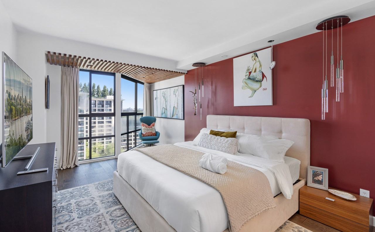 909 Burrard St #1259266P - Photo 2 of 38