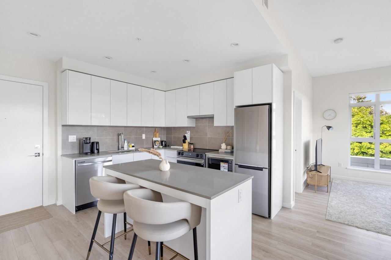 14257 103a Ave #1262260P - Photo 4 of 33