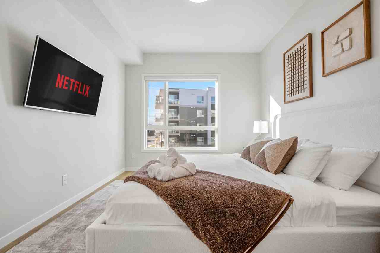 220 Seton Grove Se #1314517P - Photo 2 of 47