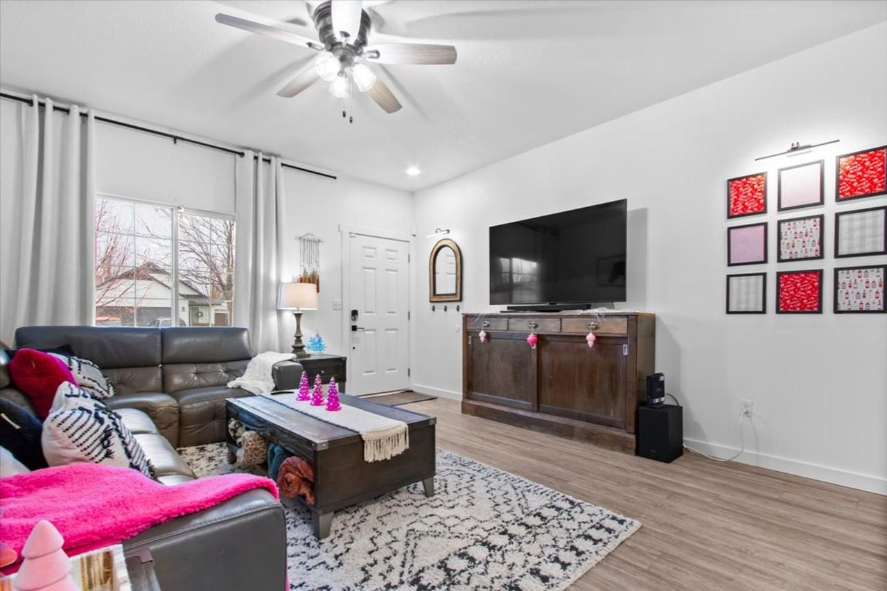 3962 North Mckinley Park Avenue #1310538P - Photo 2 of 20