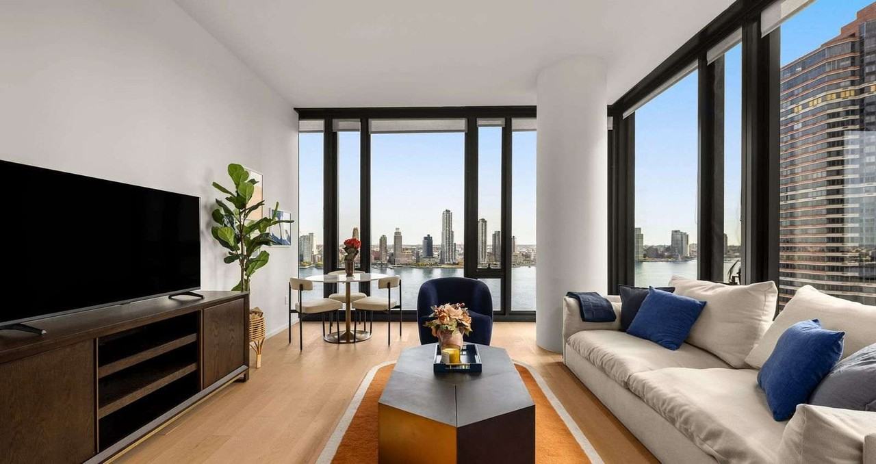 685 1st Ave #1321817P - Photo 2 of 22