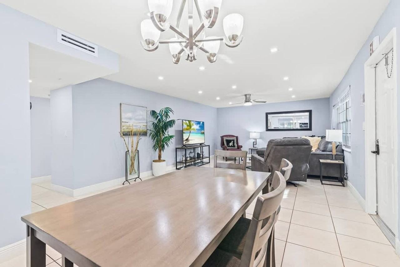 2424 Ne 9th St #1323138P - Photo 3 of 27