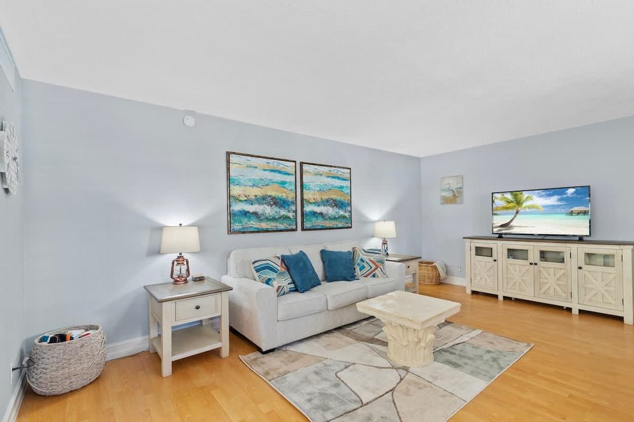 8 Ne 9th St #1323155P - Photo 3 of 30