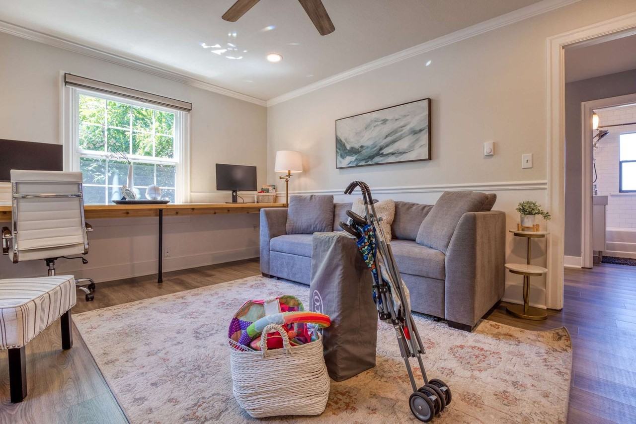 214 Avenue F #1324059P - Photo 5 of 50