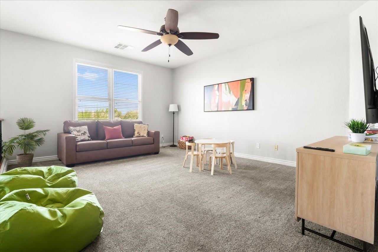 11533 N 150th Ln #1319939P - Photo 4 of 50