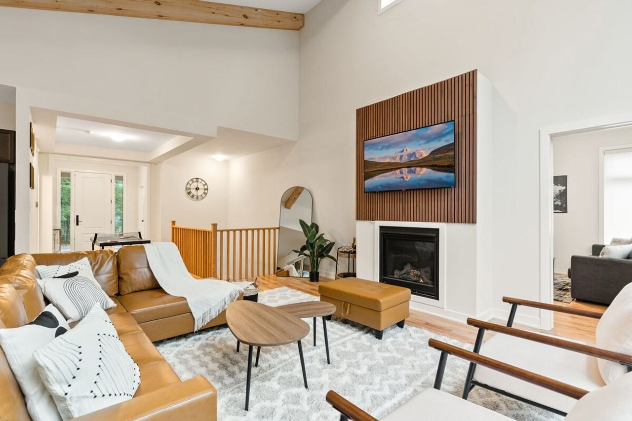 1051 Greensview Dr #1322493P - Photo 5 of 50