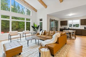 featured image of 1051 Greensview Dr