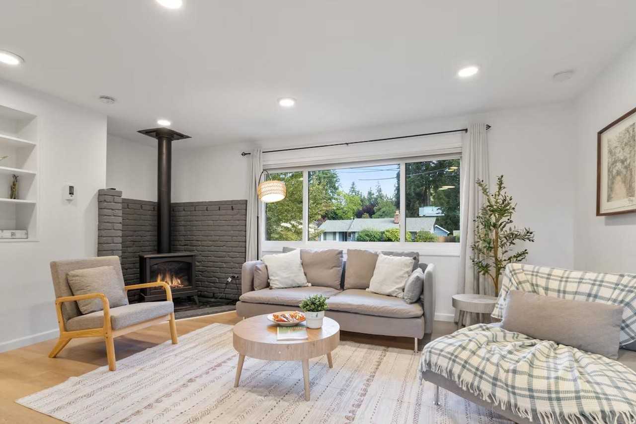 23006 63rd Ave W #1324819P - Photo 2 of 34