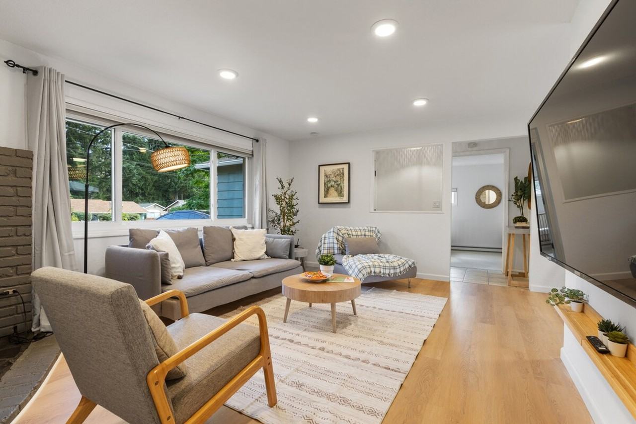 23006 63rd Ave W #1324819P - Photo 3 of 34