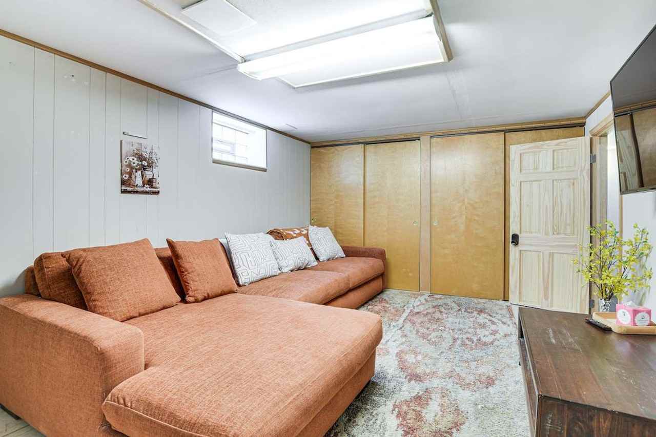 1512 Mulford St #1306466P - Photo 2 of 25