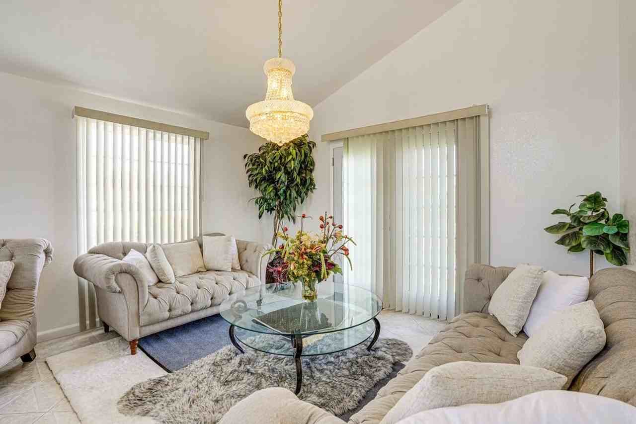 172 Goldenrod Dr #1305039P - Photo 4 of 33