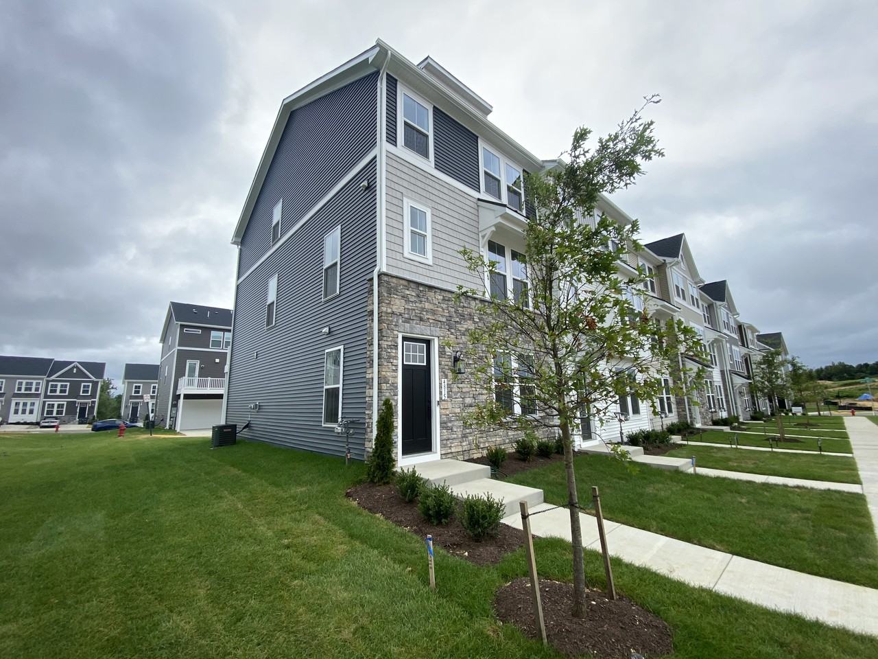 4815 Jackson Village Parkway - Photo 3 of 40