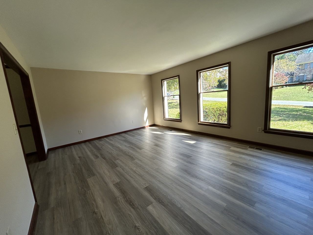 1907 White Lake Drive - Photo 5 of 55